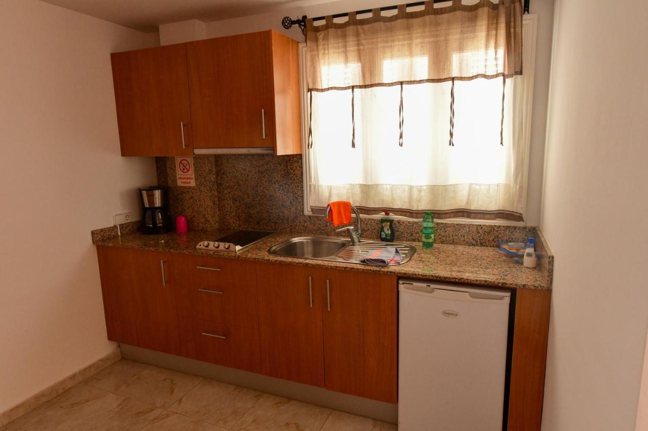 Aparthotel Vista Sol Кала Ратьяда Экстерьер фото
