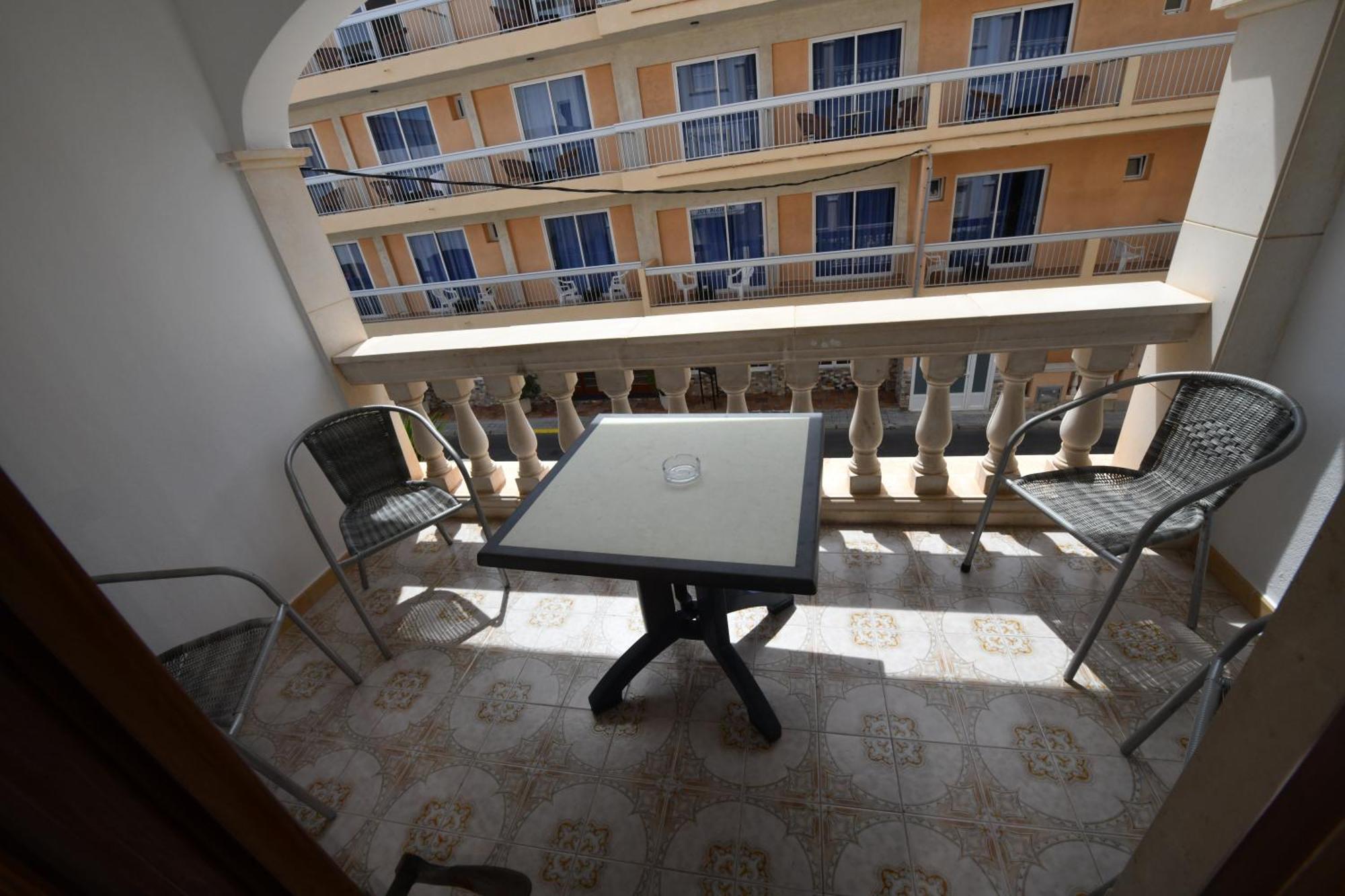 Aparthotel Vista Sol Кала Ратьяда Экстерьер фото